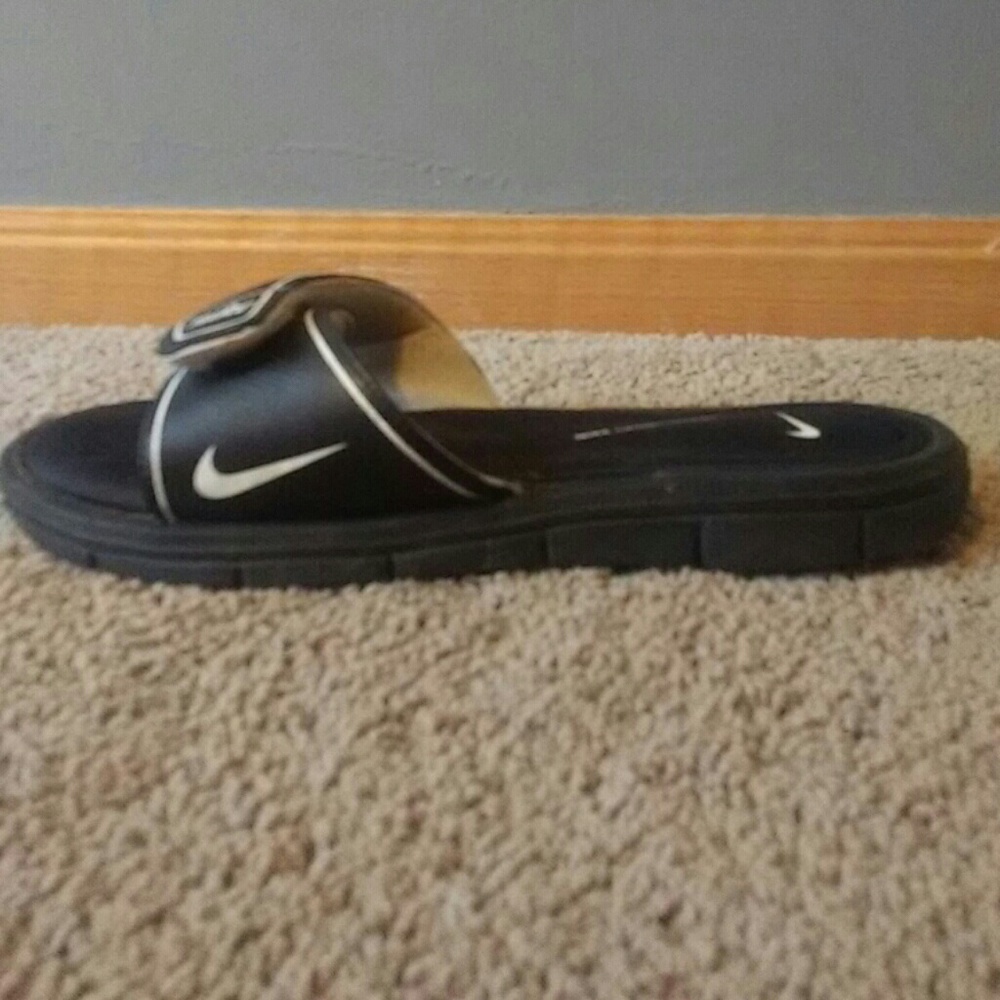 memory foam nike slides